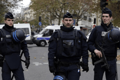 اعتقال 4 أشخاص يشتبه في توريدهم أسلحة لتنفيد هجمات بفرنسا