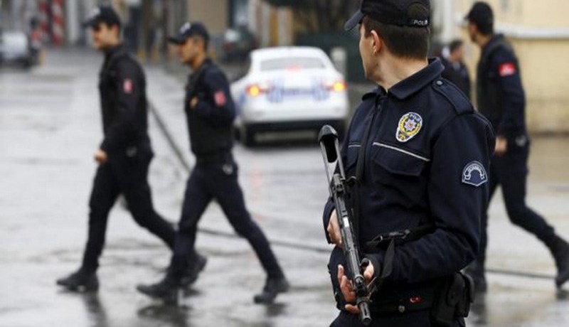 القبض على مشتبه فيهم بإنتمائهم لتنظيمات إرهابية في تركيا