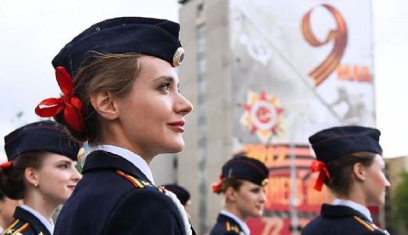 بالصور.. حسناوات بالشرطة الروسية تحضيرا للمونديال