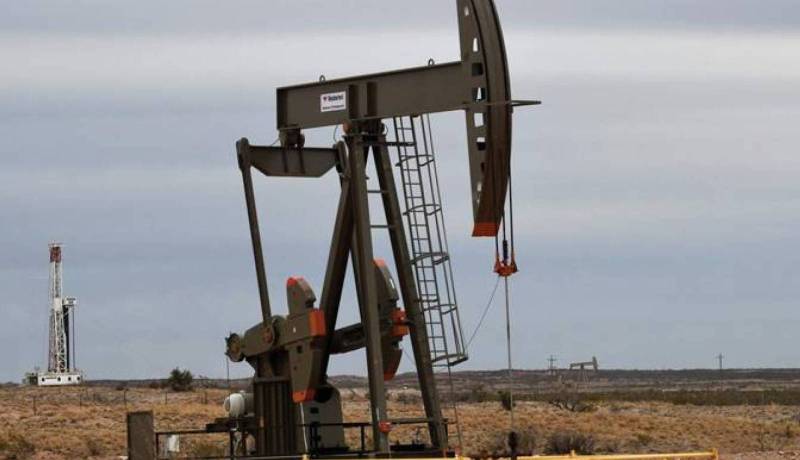 شركات النفط الأمريكية تعلن عن تخفيضات كبيرة في الإنتاج