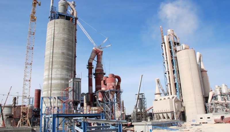 الشلف.. أعوان أمن مصنع الإسمنت يحتجون للمطالبة بتحسين ظروفهم المهنية