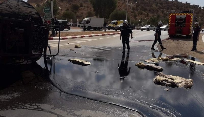 إصابة شخص في إنحراف شاحنة محملة بالزفت في المدية