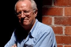 وفاة الصحفي البريطاني “روبرت فيسك”.. مؤيد القضية الفلسطينية