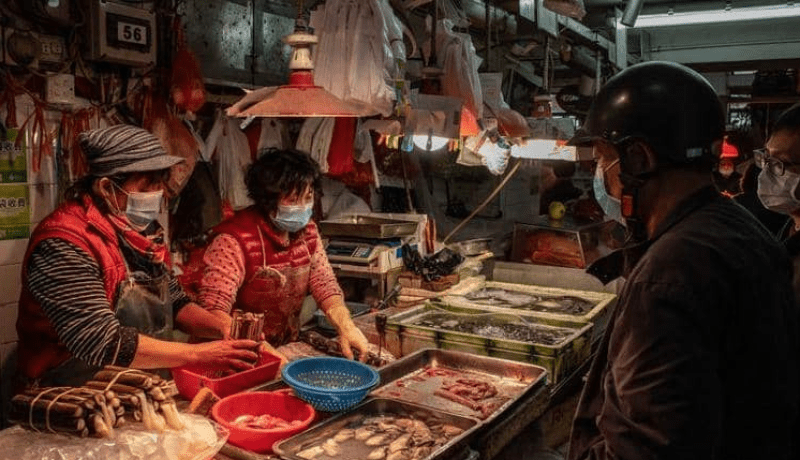 الصين تعيد فتح أكبر سوق للحيوانات الحية في ووهان
