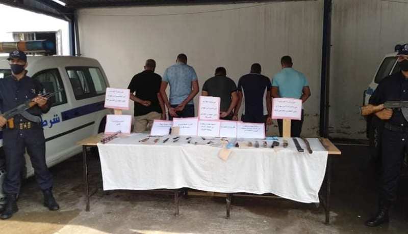 الطارف.. توقيف عصابة أحياء مختصة في ترهيب المواطنين بإستعمال أسلحة بيضاء