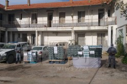 الطارف: الجمارك تحجز 2220 قارورة خمر بالقالة