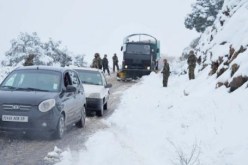 تعرف على الطرق الولائية والوطنية المقطوعة بسبب التقلبات الجوية