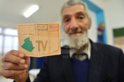 الجزائريون يشرعون في انتخاب رئيس جديد للبلاد