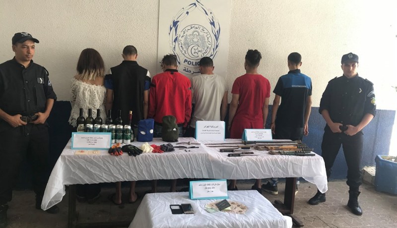 بالصور.. فتاة تقود عصابة بثّت الرُّعب في أوساط المواطنين بالعاصمة