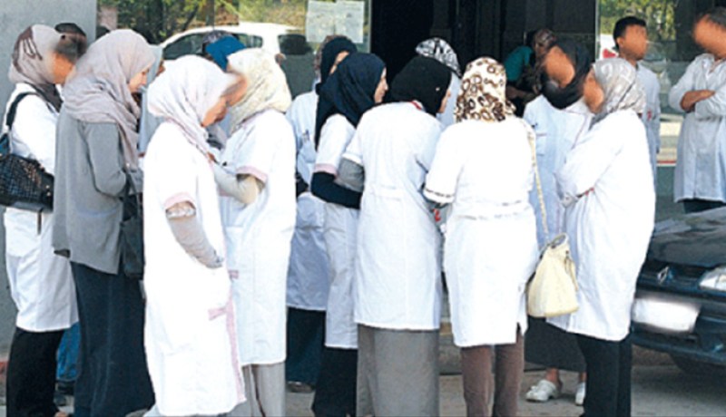 القابلات يرفضن تلقيح التلاميذ