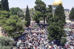 ربع مليون مصل يؤدون الجمعة الأخيرة من رمضان في الأقصى