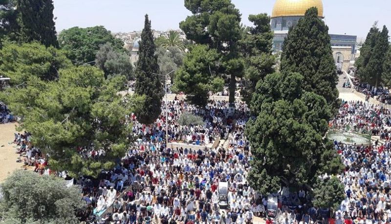 ربع مليون مصل يؤدون الجمعة الأخيرة من رمضان في الأقصى