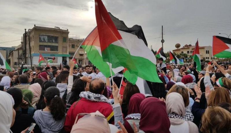 مئات الأردنيون يتظاهرون نصرة للقدس ورفضا لنقل السفارة الأمريكية إليها