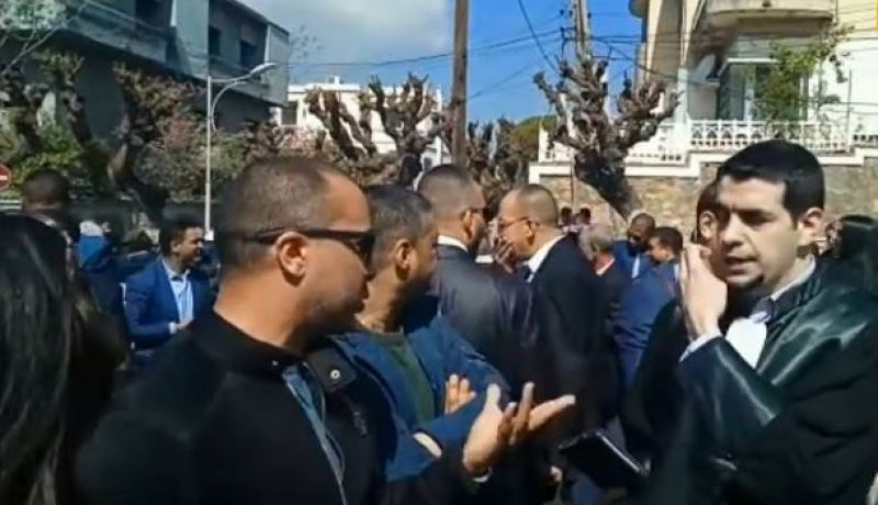 القضاة ينظمون وقفة سلمية أمام وزارة العدل