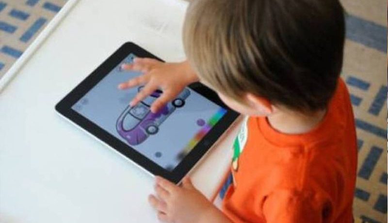 الكتاب الإلكتروني و”الطابلات” في المدارس قريبا