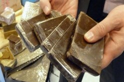 سيدي بلعباس: الجمارك تحجز أزيد من 690 غرام من الكيف المعالج