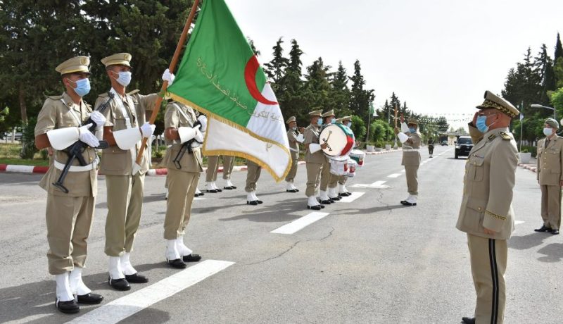 اللواء سلمان قويدر يشرف على تخرج الدفعة (27) من الطلبة ضباط الصف المتعاقدين