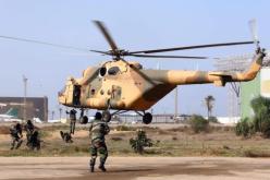 الجيش الليبي يعلن القبض على 5 إرهابيين متهمين في إسقاط مروحية عسكرية