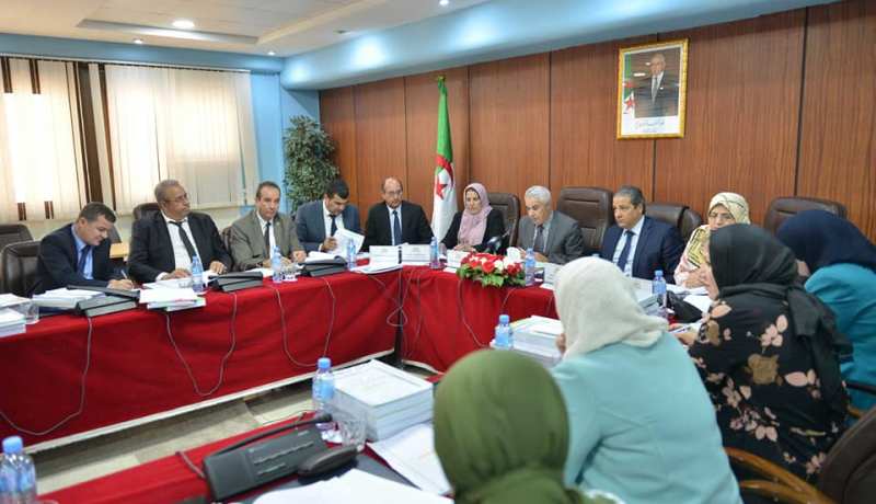 لجنة المالية بالبرلمان تدرس مواد المحاسبة والخزينة العمومية في مشروع قانون المالية الجديد