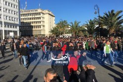 المتظاهرون يتفرقون من أمام قصر الشعب بالعاصمة