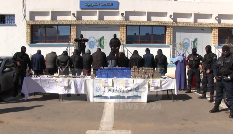 بالصور.. تفكيك شبكة إجرامية مختصة في التهريب الدولي للمخدرات بوهران.. وحجز 46 كلغ
