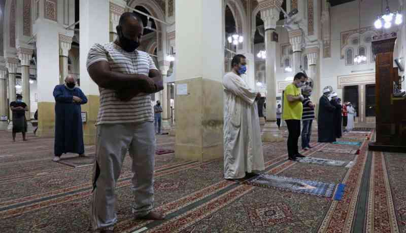 اللجنة الوزارية للفتوى تضبط الإجراءات الوقائية المتبعة داخل بيوت الله