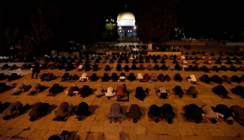 المسجد الأقصى يفتح أبوابه أما م المصلين بعد إغلاق دام شهرين