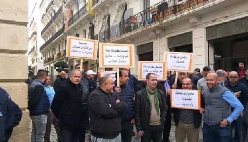 عشرات المقاولين يحتجون أمام مقر ولاية الجزائر للمطالبة بمستحقاتهم