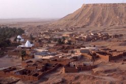رؤساء بلديات المنيعة وحاسي القارة ومنتخبون يهددون بالإستقالة الجماعية بسبب التشغيل