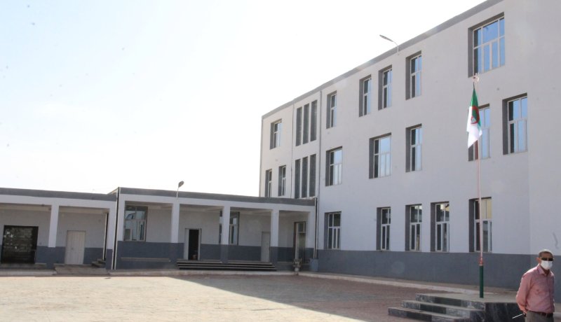 النعامة: تسليم ثانويتين و3 متوسطات وأقسام توسعة خلال الدخول المدرسي المقبل