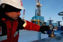 روسيا تخفض إنتاجها من النفط إلى 11.24 مليون برميل يوميا