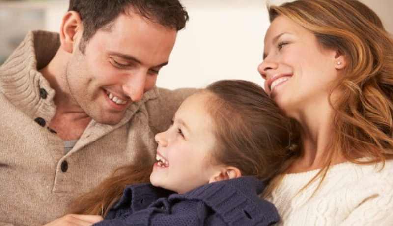 لا يشعراني بالحنان.. أمي وأبي دوما بعيدان أم أنا من لا يحسن التصرف ؟