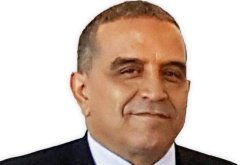 المدير العام للجوية الجزائرية يعقد اجتماعا مع المدراء والمسؤولين بالشركة