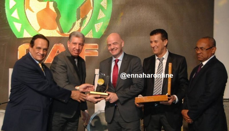 بالصور..”مراد مازار” يُكرّم رئيس الفـيفـا “إنفانتينو”