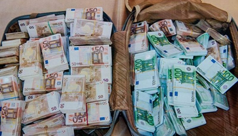 إحباط محاولة تهريب 150 ألف أورو بمطار هواري بومدين