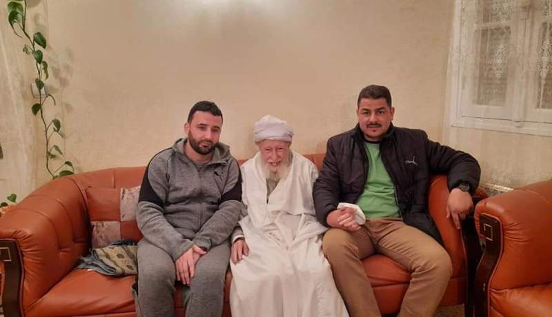 الوزيران آل سيدي الشيخ ونسيم ضيافات يزوران الشيخ الطاهر آيت علجت بمنزله