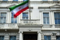 توقيف 4 أشخاص حاولوا اقتحام السفارة الإيرانية بلندن