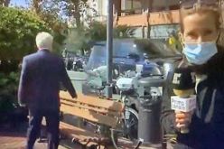 بالفيديو.. سرقة مسؤول إيطالي أثناء إجرائه مقابلة تلفزيونية على المباشر