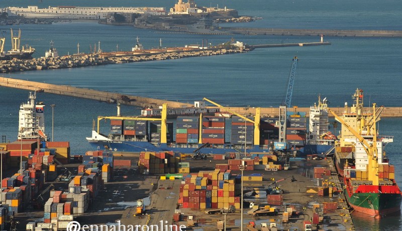 حجز 650غ ذهب داخل باخرة تجارية