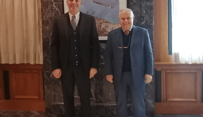 وزير الطاقة يدعو شركة إيني الإيطالية إلى الاستثمار أكثر بالجزائر