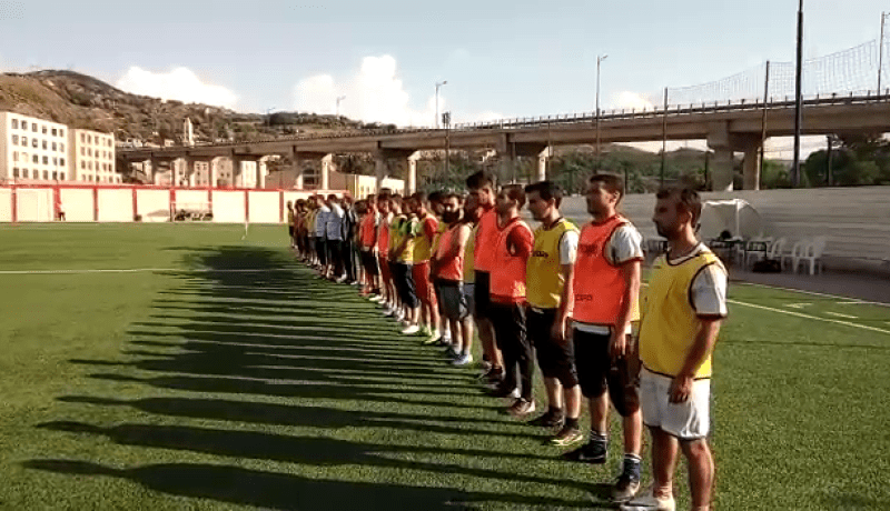 بجاية: دورة كروية بين أحياء “خراطة” تخليدا لأرواح شهداء الطائرة العسكرية المنكوبة