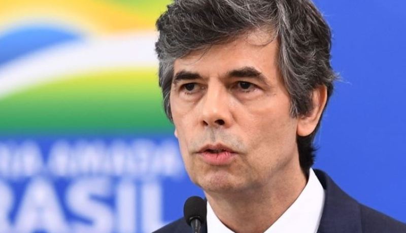 وزير الصحة البرازيلي يستقيل في عز أزمة كورونا