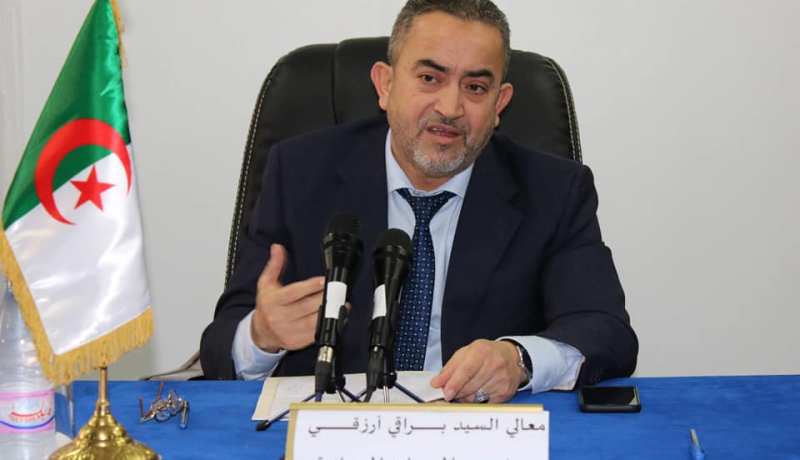 وزير الموارد المائية يسدي تعليمة للمدراء العامين حول تسيير المستخدمين