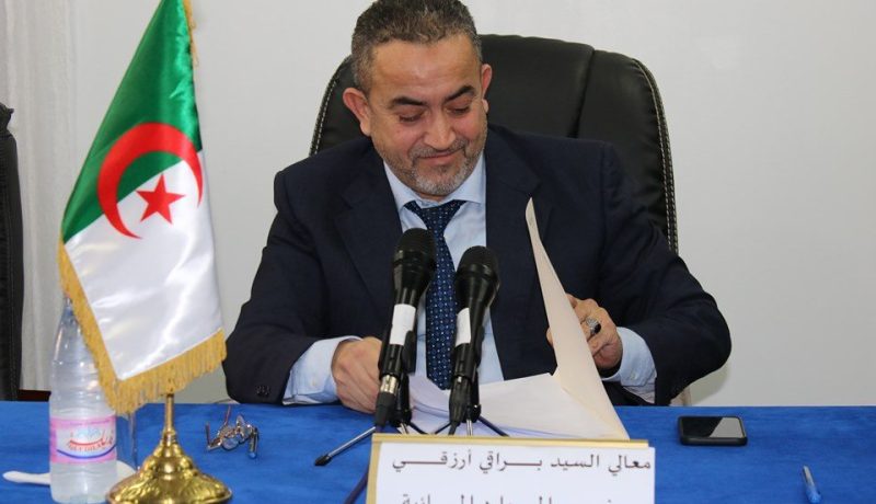 وزير الموارد المائية: الجزائريون أظهروا تضامنا كبيرا.. وسنتغلب على الوباء