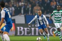 بالفيديو.. براهيمي يُسجل هدف رائع في قمة بورتو وسبورتينغ