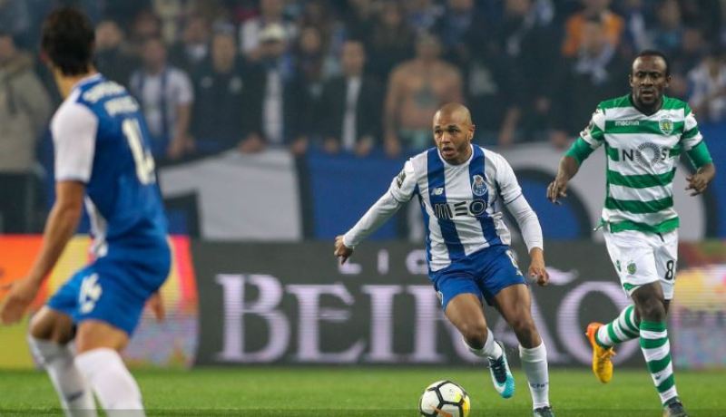 بالفيديو.. براهيمي يُسجل هدف رائع في قمة بورتو وسبورتينغ