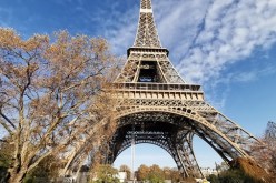 فرنسا.. إخلاء “برج إيفل” بعد تهديد بوجود قنبلة