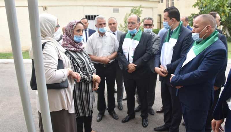 برمضان يشرف على تسليم أجهزة طبية ومواد تعقيم لمستشفى كورونا بقالمة