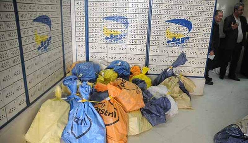 مدرّب سباحة يستورد مهلوسات من عشيقته بمصر في طرود بريدية