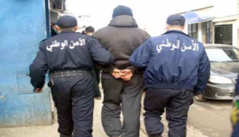 بسكرة.. توقيف شقيقين من مروجي المخدرات وحجز  10 كلغ من الكيف